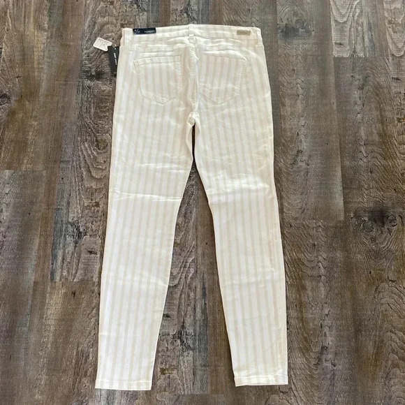 Liverpool | Abby  Ankle Skinny Jeans - Picture 4 of 11